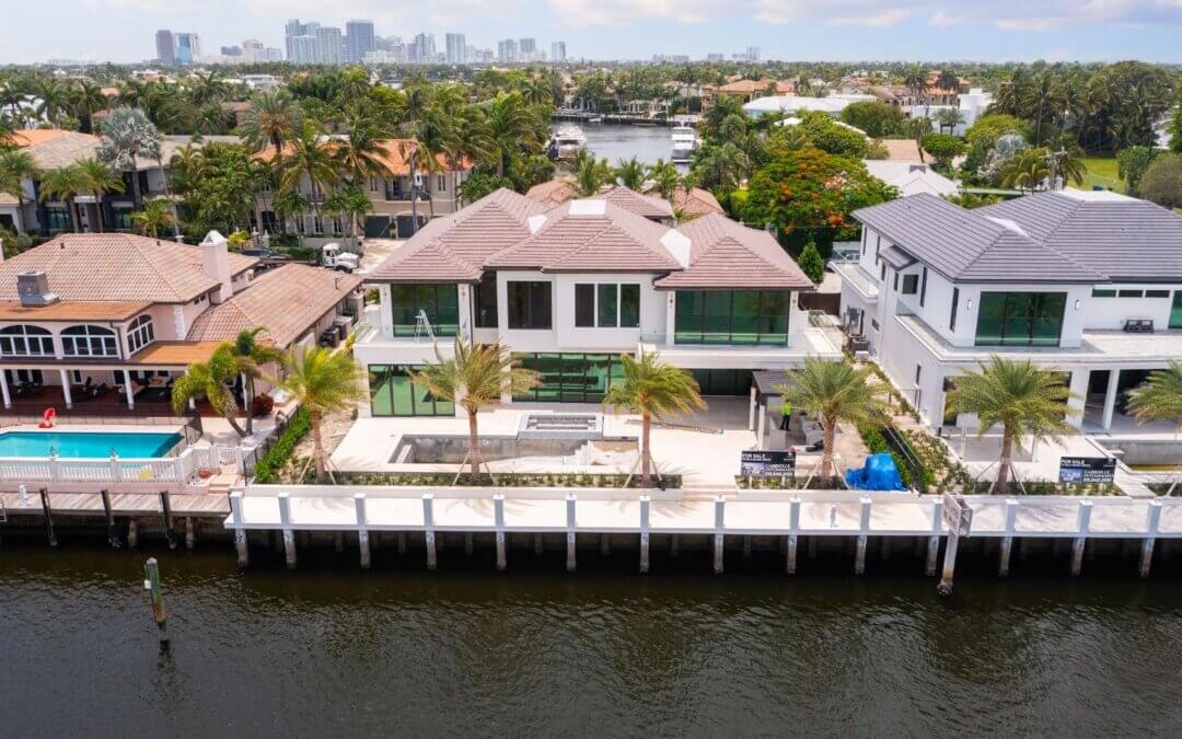 Luxury waterfront property in Florida, ideal for foreign investors in real estate.